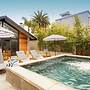 3 Blocks to Beach, Private Pool, Rooftop Patio Hamilton I & II by Avan