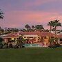 Moonshine by Avantstay Modern & Stylish Estate w/ Bar, Fire Pit & Hot 