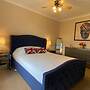 Luxurious, Spacious, Quiet, Near Beaches and Town