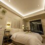 A Residence - A Member of The Luxury Stay Group