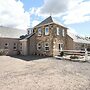 JOIVY Greenknowes Farmhouse Retreat 7 Bed With Hot Tub And Bar