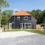 Hofstede Moesbosch l Kloeg Collection