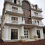 DADIANI Inn