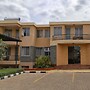 Longview Suites