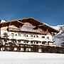 Hotel Huberhof