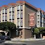 Cow Hollow Inn & Suites