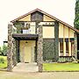 De Villa Istana Bunga by HouseinBandung
