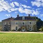 Manor House Moreton - Entire Holiday Home