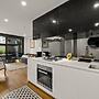 StayCentral - Hawthorn East - Study, 2 Car spaces