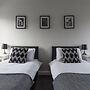 House - Sleeps 4 - Pet Friendly - Parking - Garden