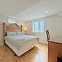Cozy Rooms in Bright Walkout Suite - Newly Renovated 2026