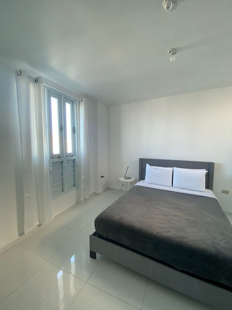 Arecibo Hotel 2107