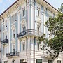 VI SUITES