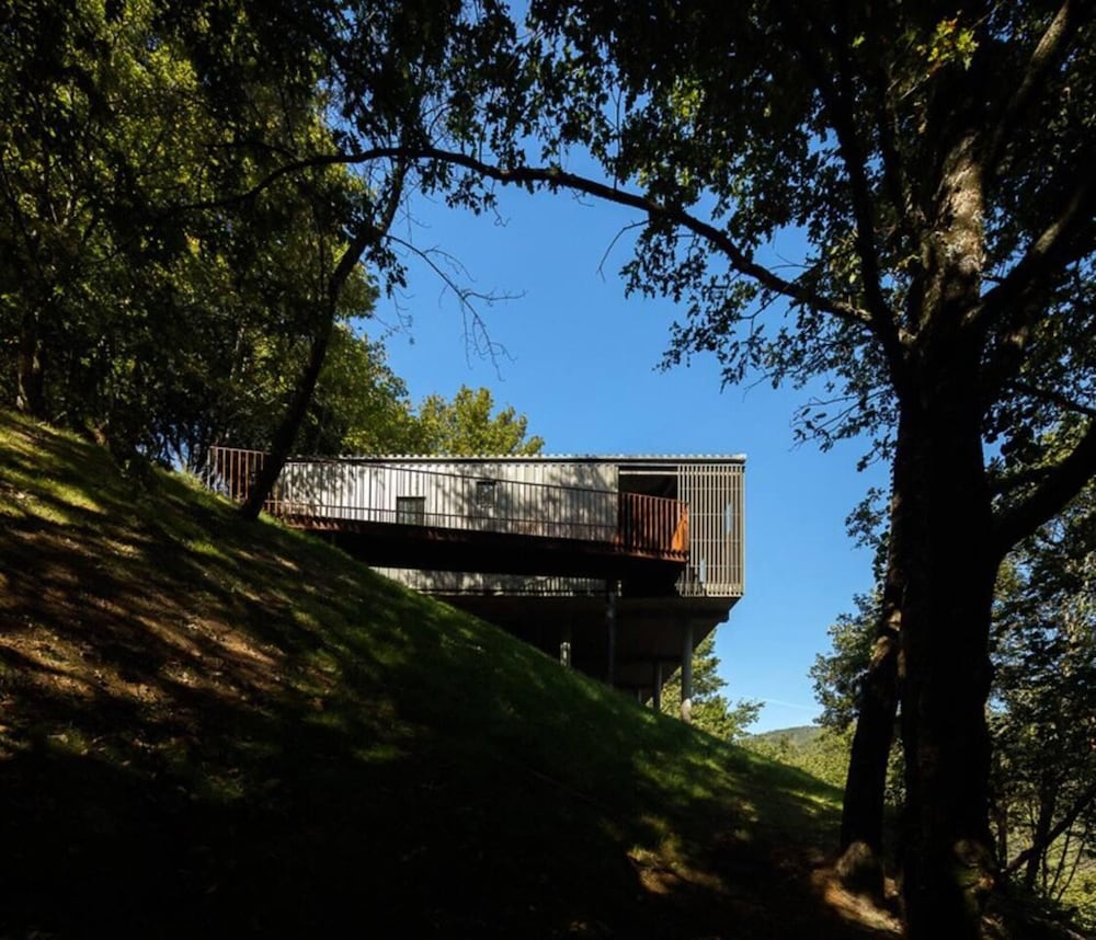 Geresnationalpark-cabin-6bed-balcony-pool-views