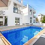 Sanders White Mountains - Cozy Villa With Pool