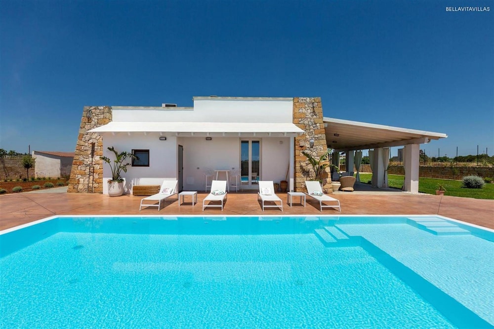 777 Rifinita Villa con Piscina a Presicce
