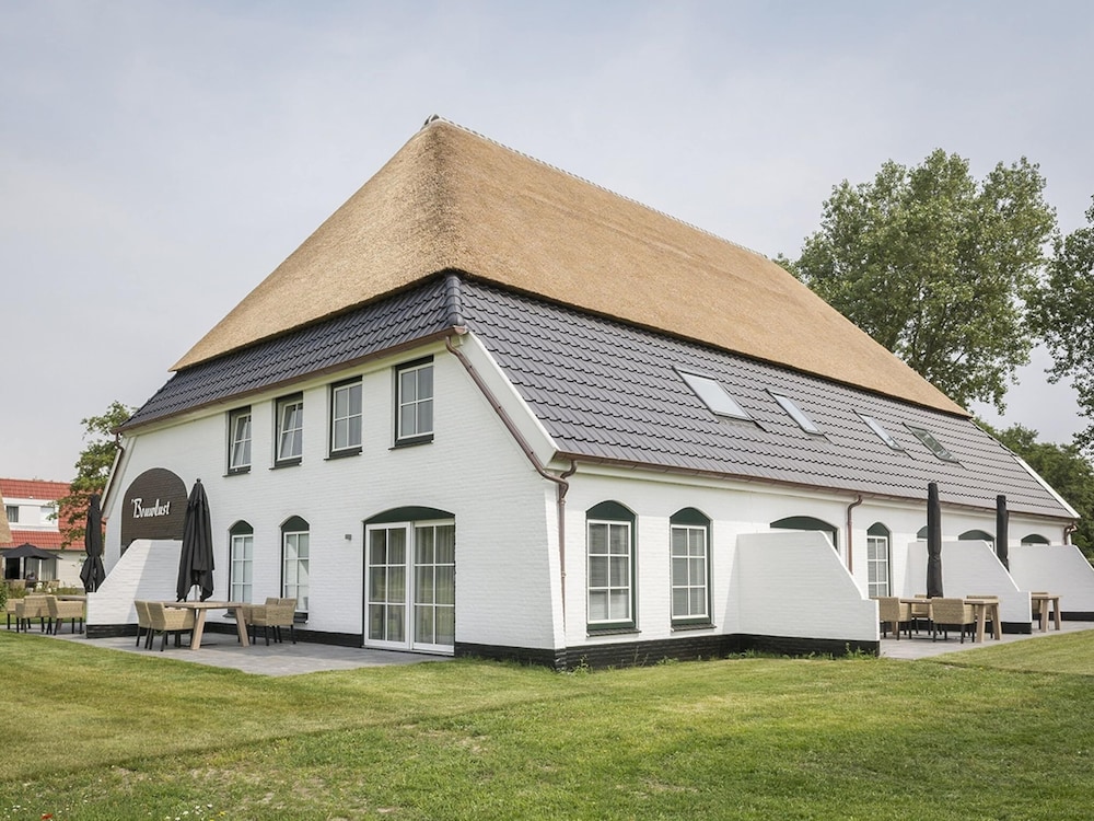 Apartment in De Cocksdorp Near Beach