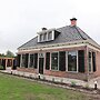 Stylish Farmhouse With Spa Tub