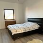 House - Sleeps 8 - Pets Ok - Garden - Parking
