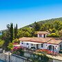 Nitsa s House - 2 bed House in Front of the sea