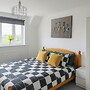 2 Bed-sleeps 7-free Parking-balcony