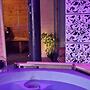 Angela's Hideaway - 2 Beds - Hot Tub - Sauna
