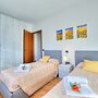 Cedar House Villa Few Minutes From Lake