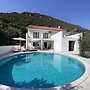 Remarkable 4-bed Villa in Denovici