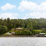 Salmon Falls Resort