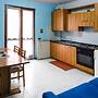 Inviting 1-bed Apartment With Box and Seeviews