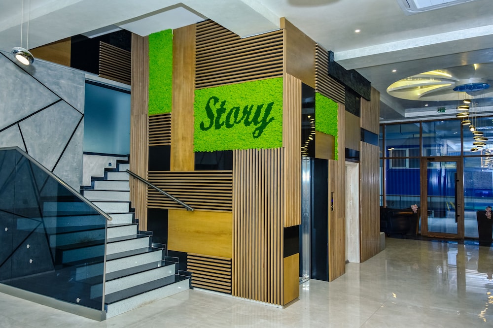 Hotel Story