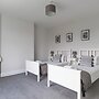 East House-sleeps 5-pet Friendly-garden-parking
