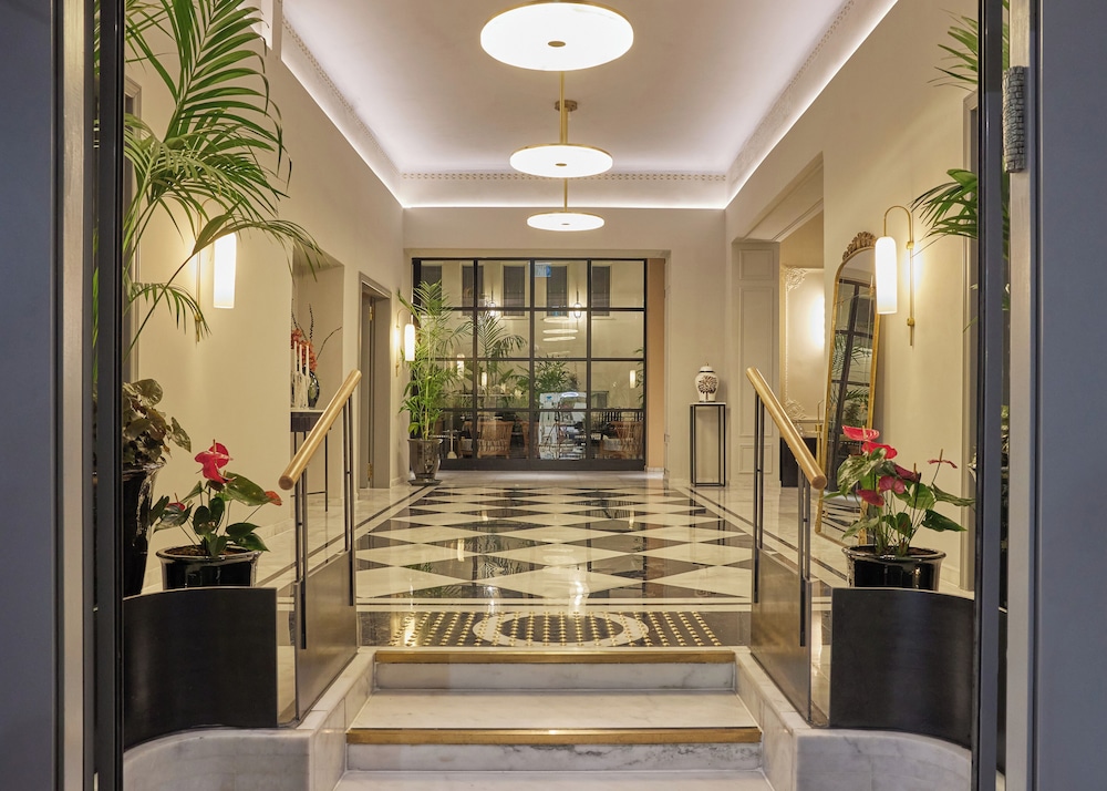 Rephael House Boutique Hotel