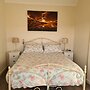 Beautiful 2-bed Semi Rural Cottage Enclosed Garden
