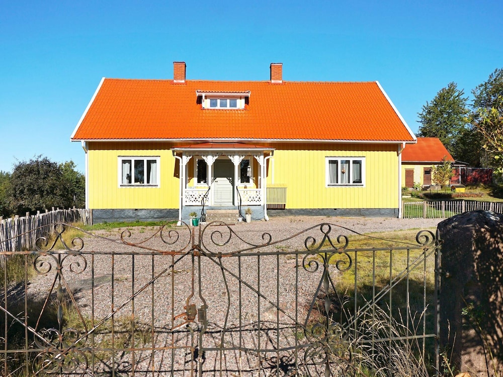 10 Person Holiday Home in Vimmerby-by Traum