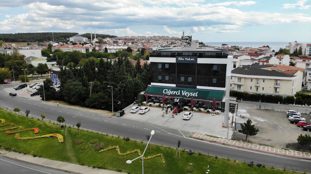 MILLS HOTEL