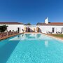 Cenoura-Brava Villas & Suites.