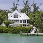 Holley House 4 Bedroom Home by RedAwning