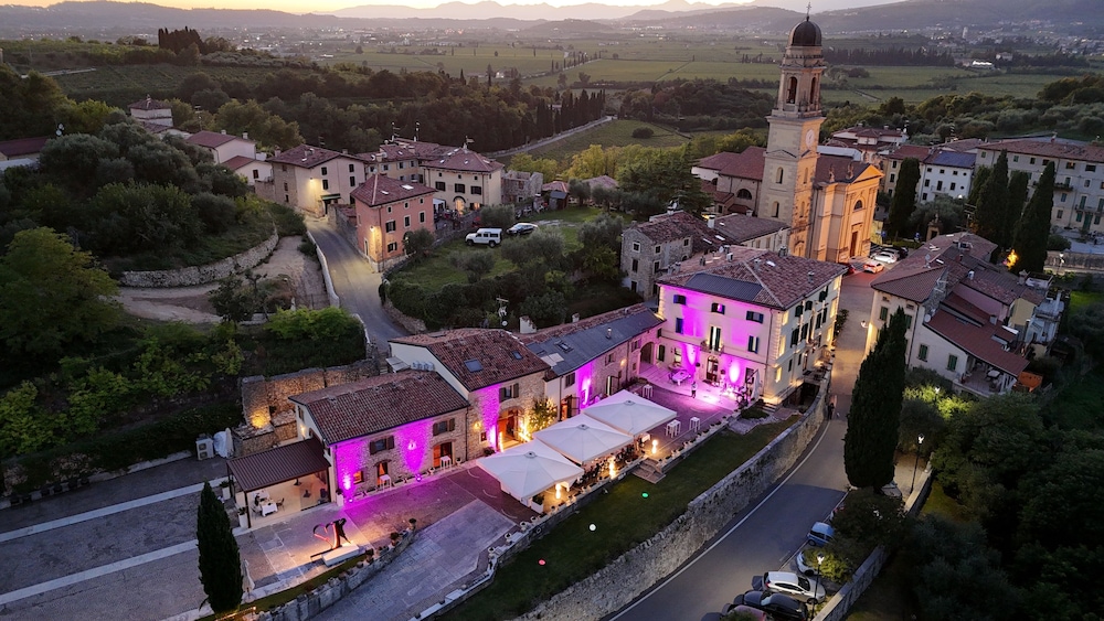 Castrum Wine Relais