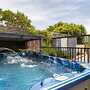 Killarney Coastal Country Retreat Spa Pet Friendly Fireplace