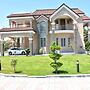 Entire 6-bed Garden Villa