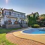 Near Yale & Lighthouse Point Beach: Home w/ Pool!
