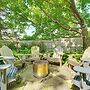 Charming Cottage w/ Patio, Walk to Boothbay Harbor