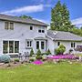 Charming Lewiston Apt: 10 Miles to Niagara Falls!