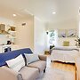 Centrally Located Studio 3 Mi From Downtown!