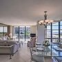 Sunny Getaway: Community Amenities, Walk to Beach!
