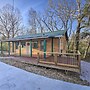Cozy Knoxville Getaway ~ 8 Mi to Downtown!