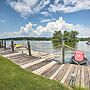 Balcony & Lake Access: Hot Springs Getaway!