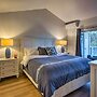 Cozy-chic Condo: Walk to Beach & Park!
