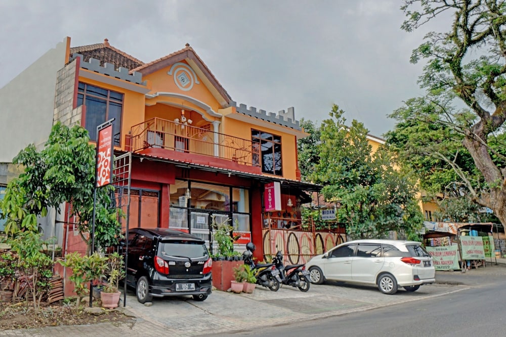 Hotel O Harwin Homestay